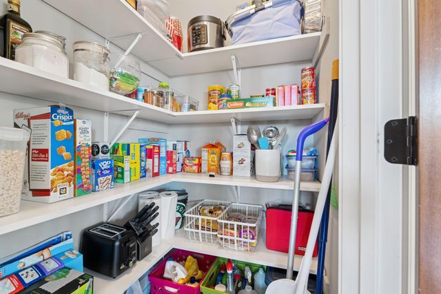 4212 Parkview Lane, Anoka, MN 55303