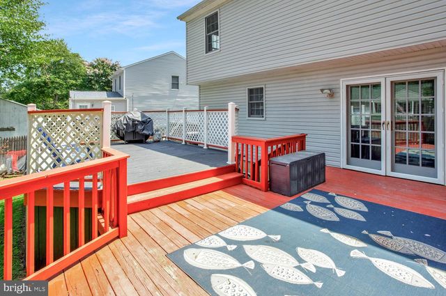 1330 JORDAN DR, Shady Side, MD 20764