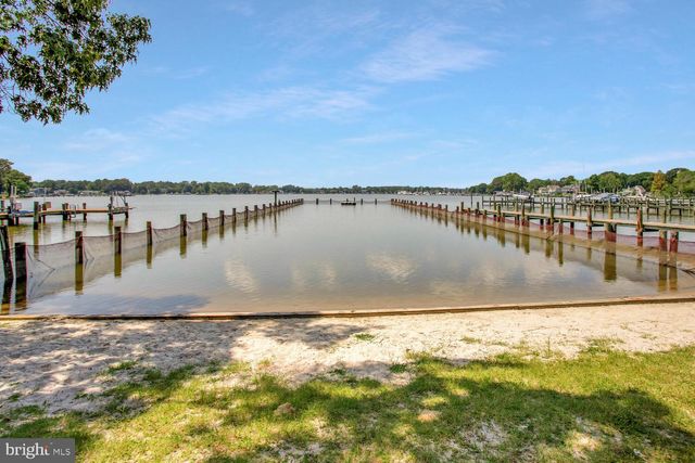 1330 JORDAN DR, Shady Side, MD 20764