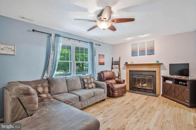 1330 JORDAN DR, Shady Side, MD 20764