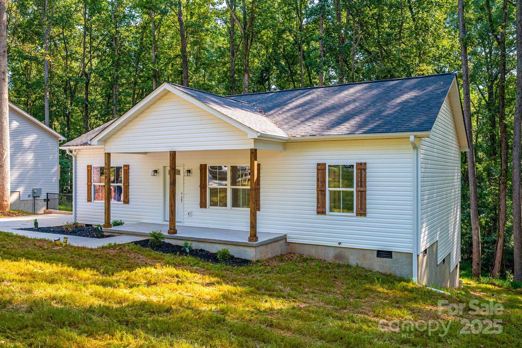 1452 W 7th Street, Newton, NC 28658