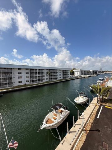 3860 NE 170th Street 304, North Miami Beach, FL 33160
