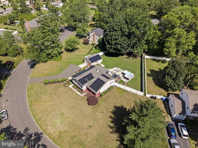 111 WINDING LN, Cinnaminson, NJ 08077
