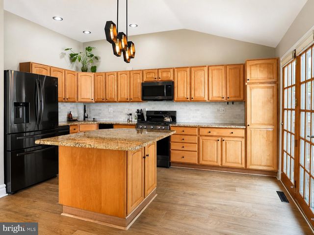 111 WINDING LN, Cinnaminson, NJ 08077