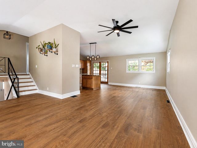 111 WINDING LN, Cinnaminson, NJ 08077