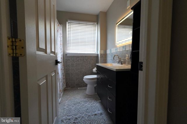 111 WINDING LN, Cinnaminson, NJ 08077