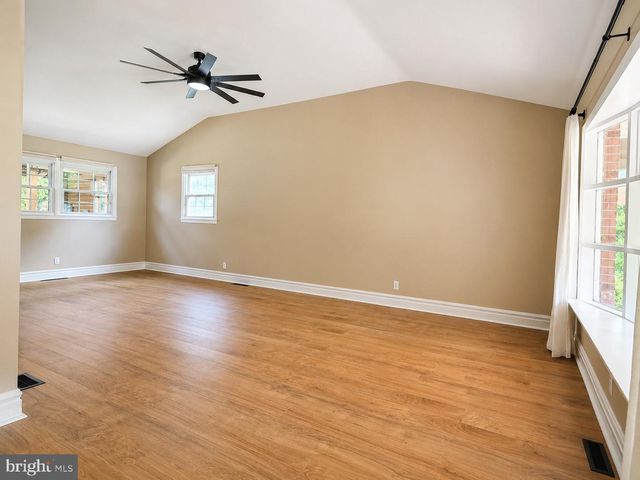 111 WINDING LN, Cinnaminson, NJ 08077