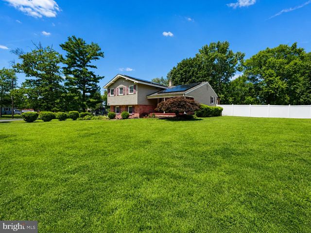 111 WINDING LN, Cinnaminson, NJ 08077