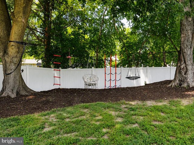 111 WINDING LN, Cinnaminson, NJ 08077