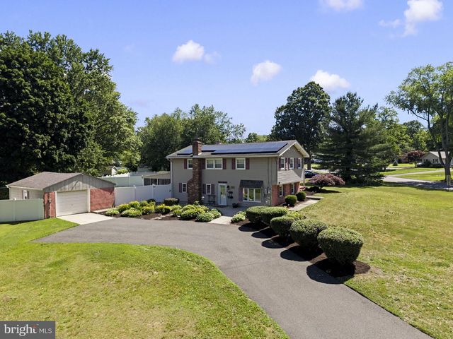 111 WINDING LN, Cinnaminson, NJ 08077