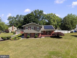 111 WINDING LN, Cinnaminson, NJ 08077