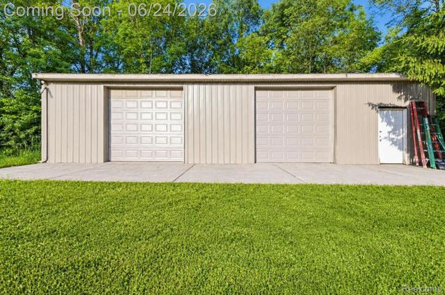 2190 Seymour Lake Road, Brandon Charter Township, MI 48462
