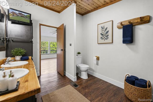 2190 Seymour Lake Road, Brandon Charter Township, MI 48462