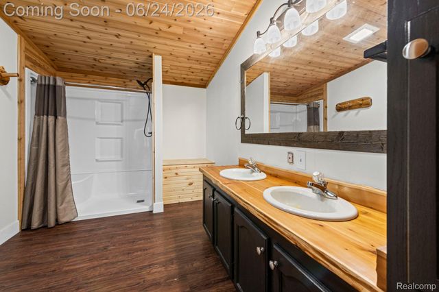 2190 Seymour Lake Road, Brandon Charter Township, MI 48462
