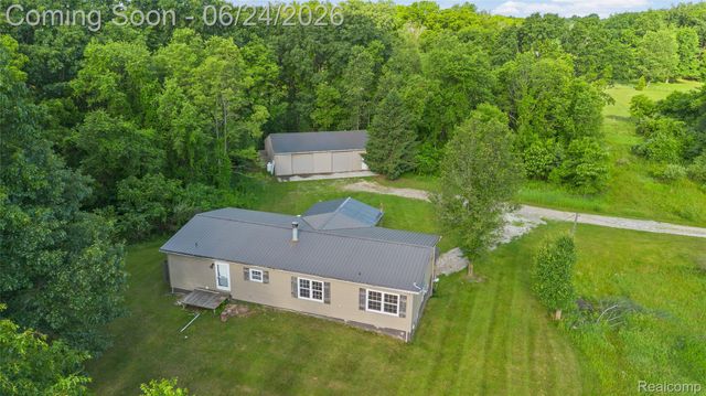 2190 Seymour Lake Road, Brandon Charter Township, MI 48462
