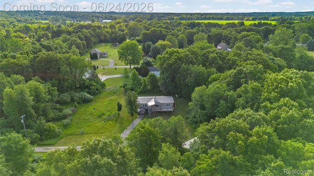 2190 Seymour Lake Road, Brandon Charter Township, MI 48462