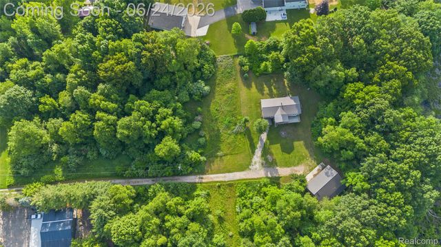 2190 Seymour Lake Road, Brandon Charter Township, MI 48462