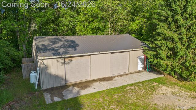 2190 Seymour Lake Road, Brandon Charter Township, MI 48462