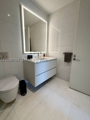 300 Biscayne Boulevard Way 3308W, Miami, FL 33131