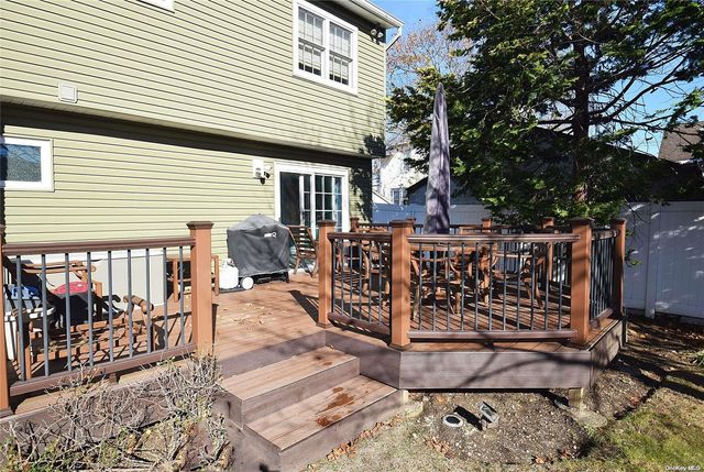 1070 Mckinley Street, Baldwin, NY 11510