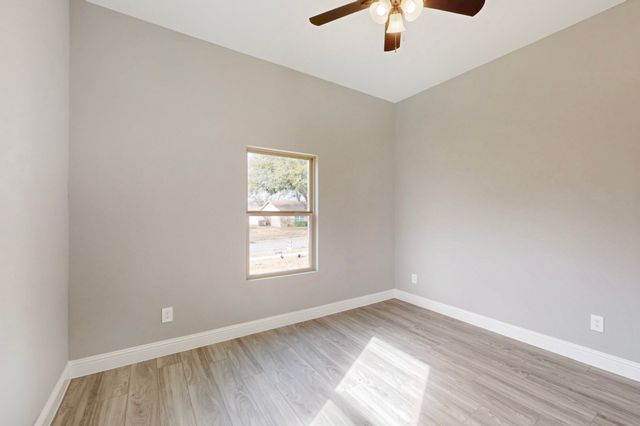 706 Poinsettia Drive, Lancaster, TX 75146