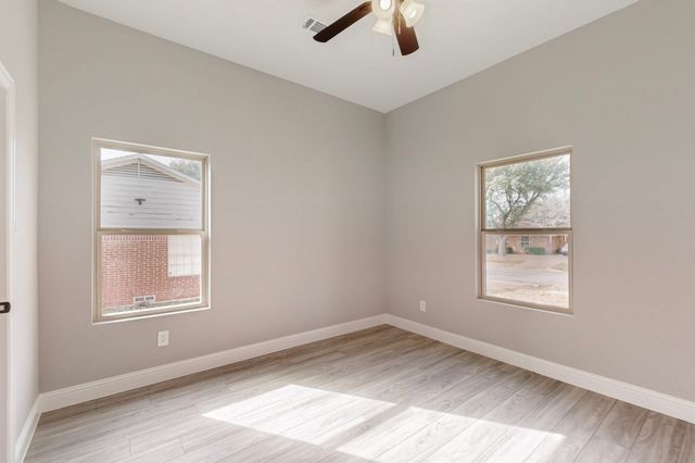 706 Poinsettia Drive, Lancaster, TX 75146