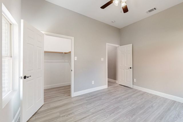 706 Poinsettia Drive, Lancaster, TX 75146