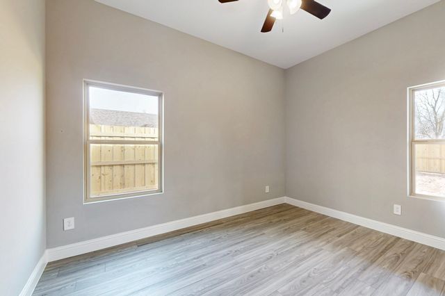 706 Poinsettia Drive, Lancaster, TX 75146