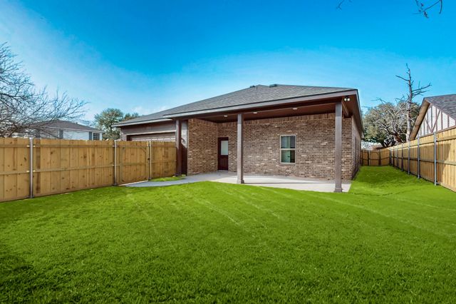 706 Poinsettia Drive, Lancaster, TX 75146