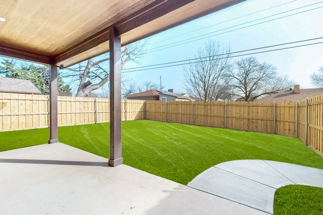 706 Poinsettia Drive, Lancaster, TX 75146