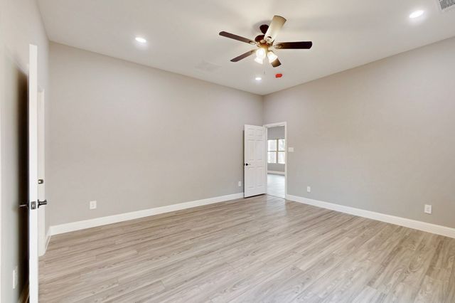 706 Poinsettia Drive, Lancaster, TX 75146
