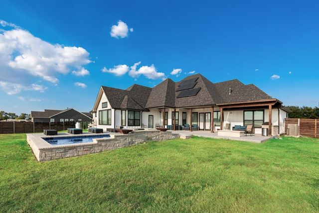 481 Ike Road, Waxahachie, TX 75165
