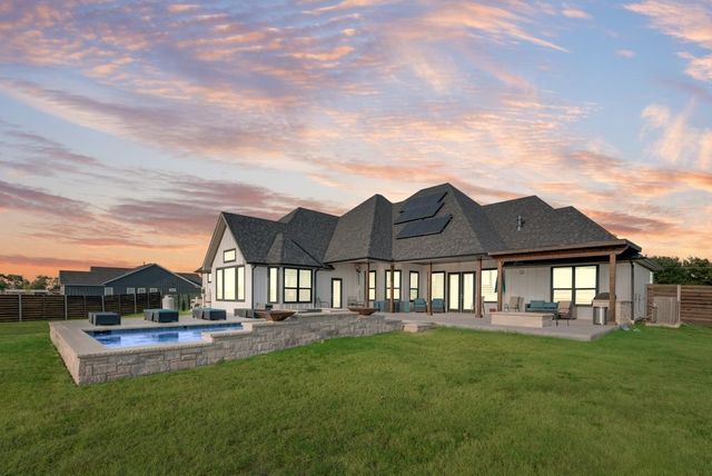 481 Ike Road, Waxahachie, TX 75165