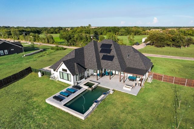 481 Ike Road, Waxahachie, TX 75165