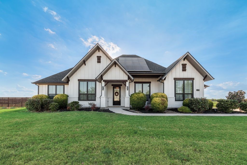 481 Ike Road, Waxahachie, TX 75165