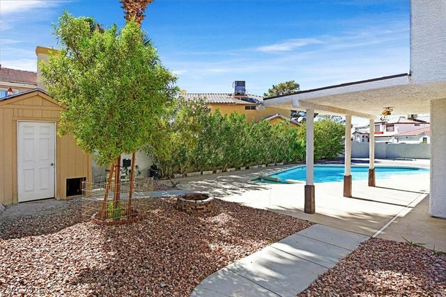 1715 Green Apple Way, Las Vegas, NV 89142