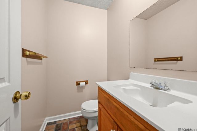 22977 Treakle Ln, Zachary, LA 70791