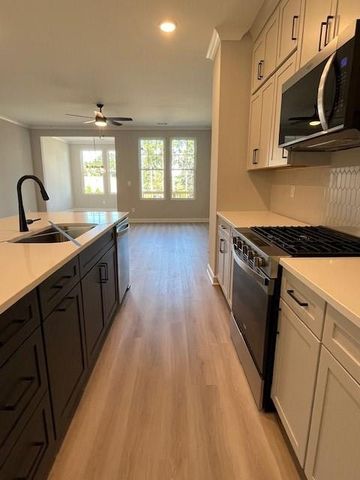 208 Village Overlook J3, Canton, GA 30114