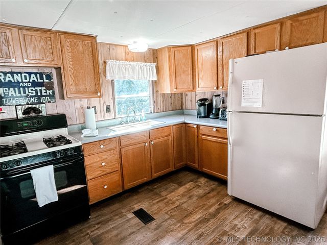 676 N Elm Street, Eufaula, OK 74432