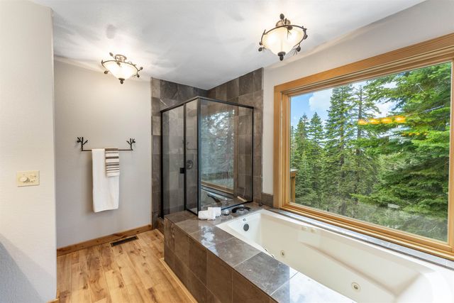 12185 Skislope Way, Truckee, CA 96161