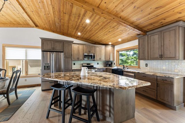 12185 Skislope Way, Truckee, CA 96161