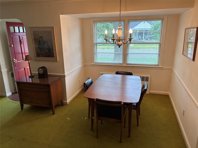 53 Canterbury Lane, North Babylon, NY 11703