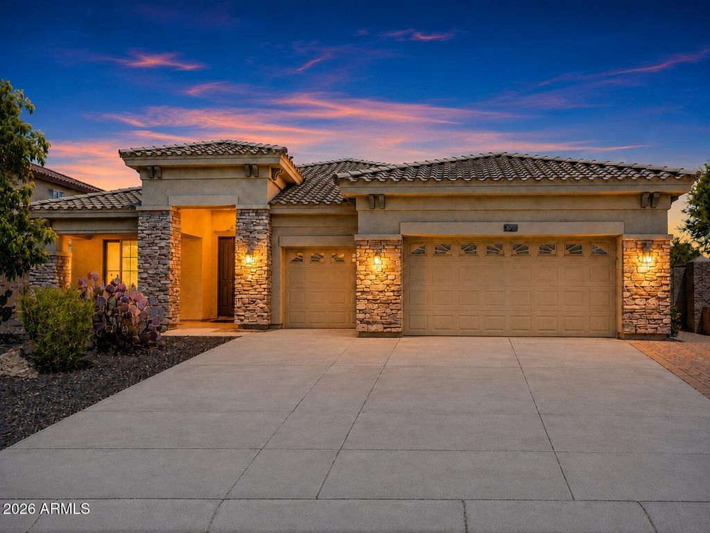 26703 N 19TH Drive, Phoenix, AZ 85085