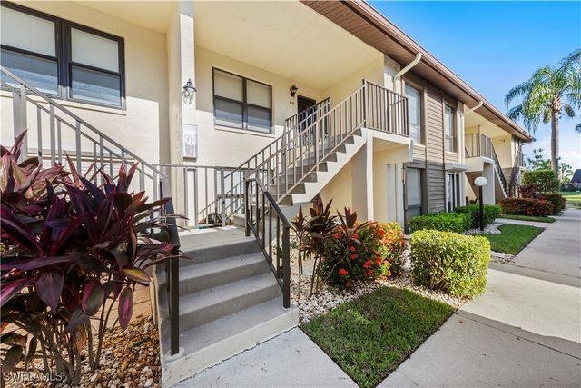 4360 Chantelle DR G202, Naples, FL 34112