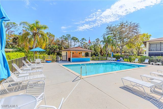 4360 Chantelle DR G202, Naples, FL 34112