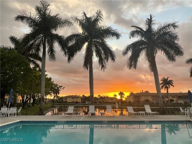 4360 Chantelle DR G202, Naples, FL 34112