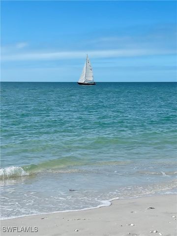 4360 Chantelle DR G202, Naples, FL 34112