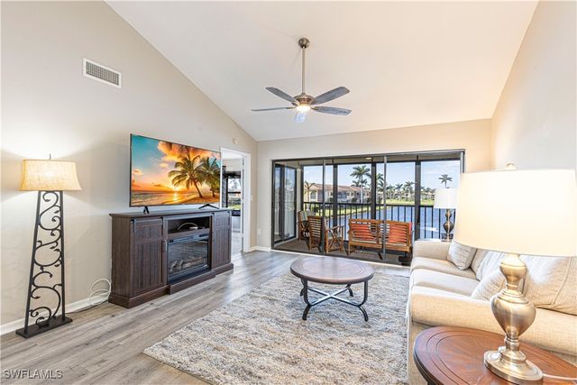 4360 Chantelle DR G202, Naples, FL 34112