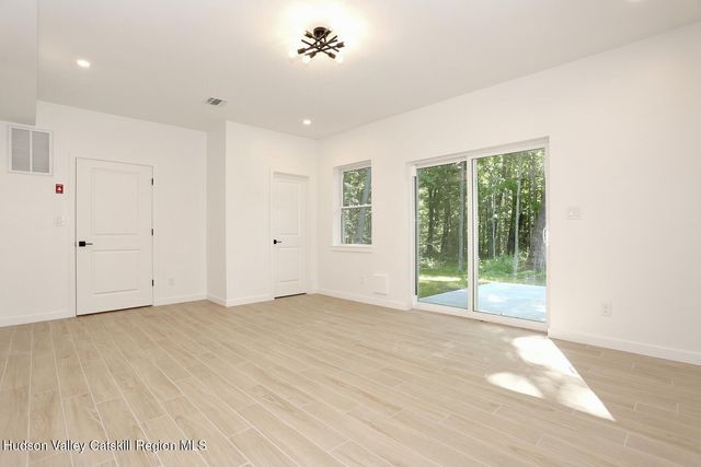 350 N Ohioville Road, New Paltz, NY 12561