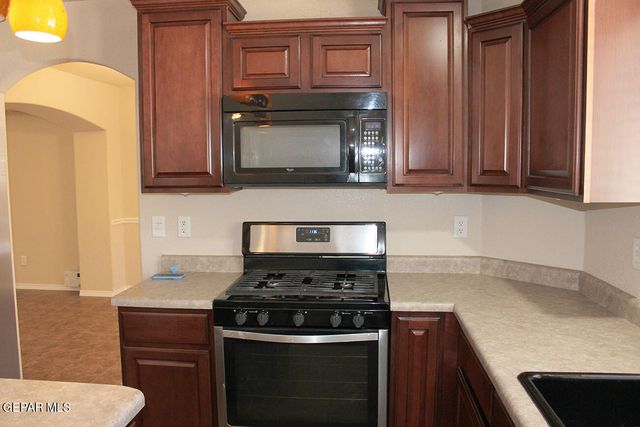 1458 SENDA DEL SOL Lane, El Paso, TX 79911